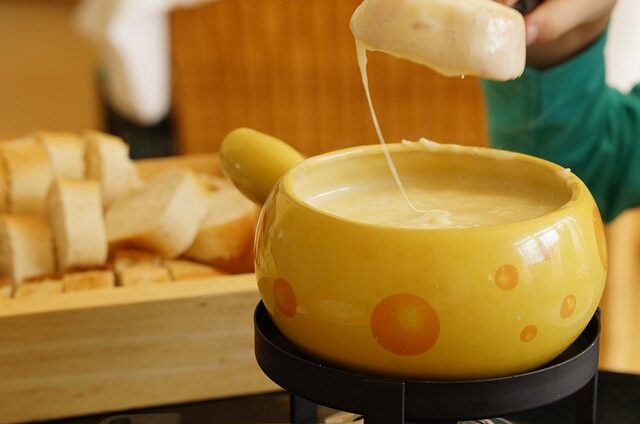 Fra chokolade til ost: Opdag forskellige typer fonduesæt til enhver smag